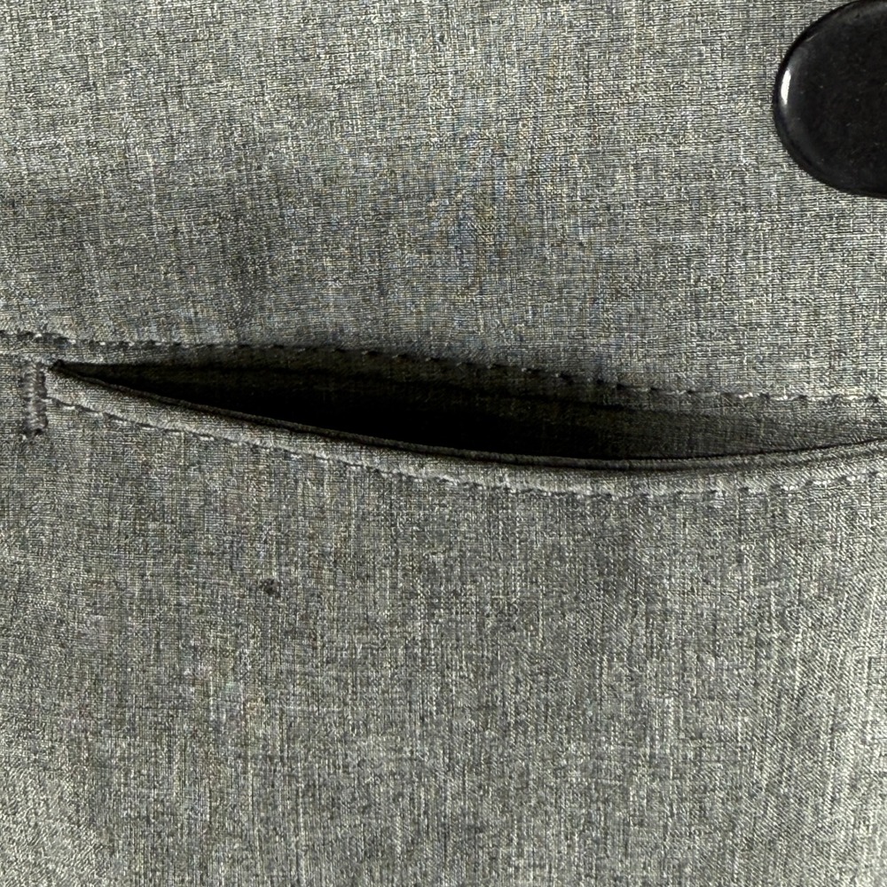 Tommy Bahama IslandZone Hybrid Cargo Shorts Mens 38 Grey Stretch Performance - Picture 9 of 16